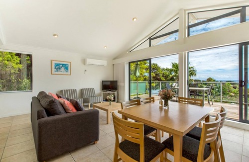 Waiheke Island Apartment | Villa Rosa at Palm Beach - Carefree Quality Holiday Villa - Palm Beach
