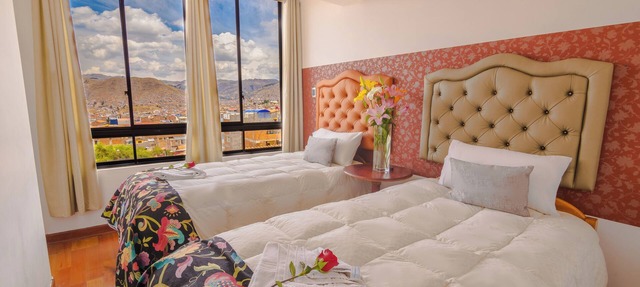 3 bedroom apartment with garage and breakfast in Cusco