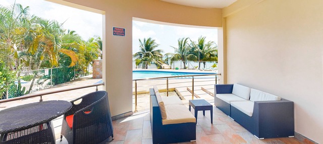 Beachfront Apartment w/Ocean View, Shared Pool, Kitchenette, Partial A/C & WiFi! in Placencia