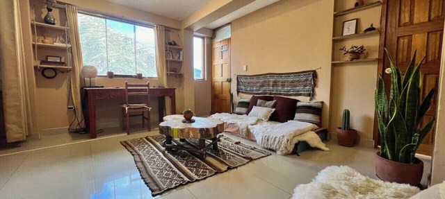 Central Pisac 2BR Flat w/view, rooftop & home gym in Písac