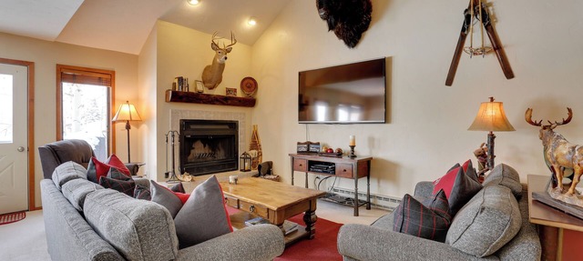 Eclectic Eagle-Vail Condo: 2 Miles to Beaver Creek in Eagle-Vail