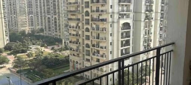 Elegant Studio Apt in DLF CapitalGreen West Delhi in Delhi