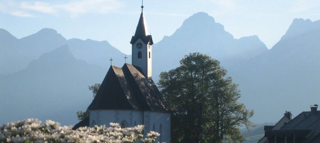 Holiday home in a mountain village with a fantastic mountain backdrop in Vorderstoder