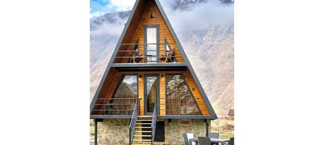 Kazbegi River View Cabin – Mountain Cabin with Stunning Nature Views in Mtskheta-Mtianeti