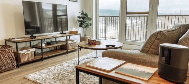 Lofty Lookout - 2 Bed, 2 Bath Luxury DT in Golden