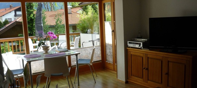Nice, lovingly completely renovated apartment right below the Karwendel. in Mittenwald
