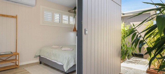 Tiny House Stayz Stay for 3 Pay for 2! - House 1 in Sanctuary Point